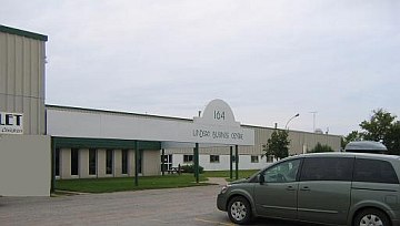 lindsay business center